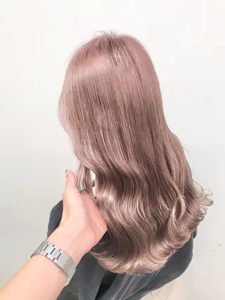 ロング カラー 🩵ハイトーン 美咲🩵のヘアスタイル