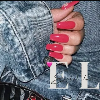 ネイル 倉石 百恵のネイルデザイン