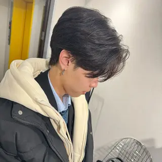 メンズ 表参道フェザーパーマ ニュアンスパーマのヘアスタイル