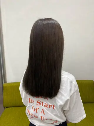 カラー 萩原 彩音のヘアスタイル