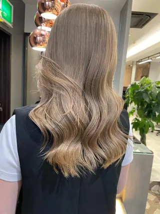 ロング カラー AiM エイム　韓国レイヤーのヘアスタイル