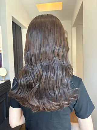 セミロング カラー 栗林 茉那のヘアスタイル