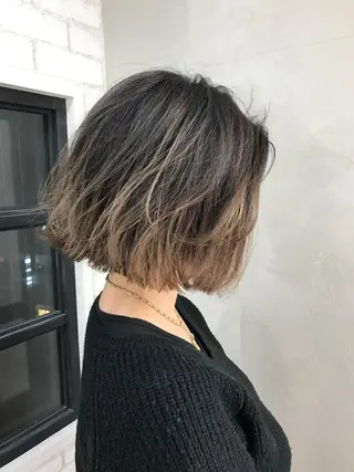 ミディアム TOMOYAレイヤー ブリーチ縮毛矯正のヘアスタイル