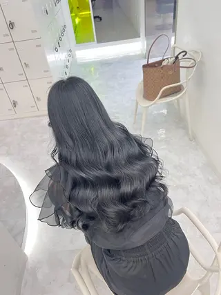 ロング メンズ 艶感ミルクティー🤍 色落ち綺麗🤍ともやのヘアスタイル