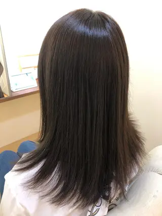 セミロング カラー 山岡 徹也のヘアスタイル