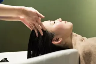 スパニスト 中川のヘアスタイル