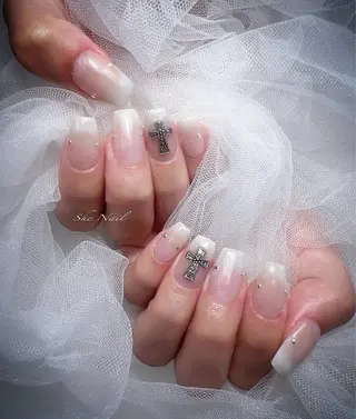 ネイル She   Nail所属・ISA_ BELLAのネイルデザイン