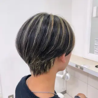カラー メンズ 崎山 紗吏のヘアスタイル