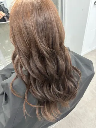 ロング 長谷川 日南のヘアスタイル