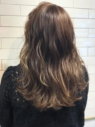 セミロング カラー 🤍髪質改善➕透明感 カラー🤍川上葵のヘアスタイル