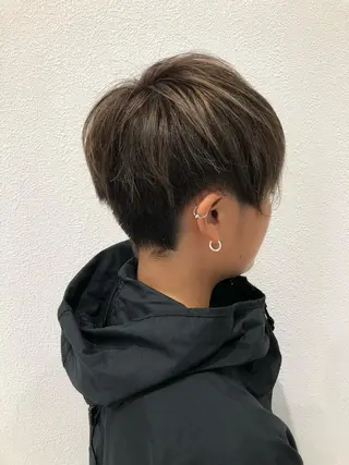 ショート 岸 保奈美のヘアスタイル