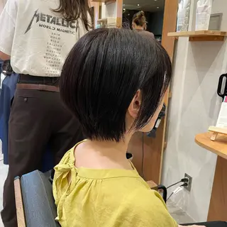 ミディアム カラー 切りっぱなしボブ/ 蒲生四丁目/伊藤瑠唯のヘアスタイル