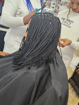  渡辺 マリのヘアスタイル