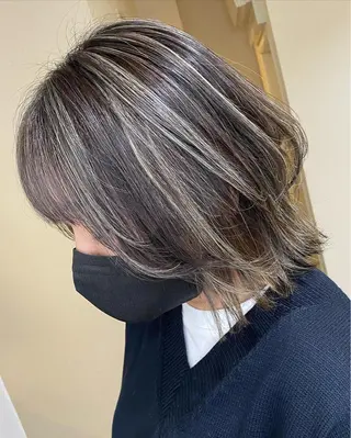 ミディアム カラー Tsuyoki .のヘアスタイル