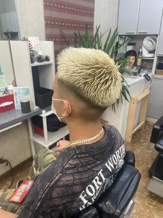 ショート メンズ 海老原 コウのヘアスタイル