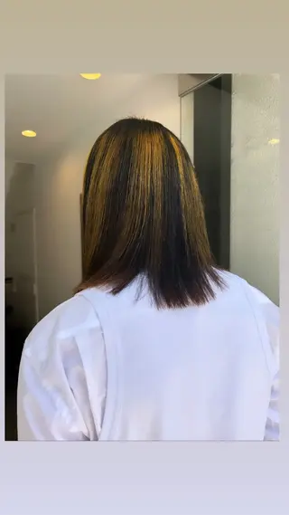ミディアム hen所属・心斎橋/レイヤー/ ブリーチ/モエのヘアスタイル