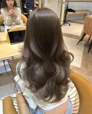 カラー Lond Lūna (ロンドルーナ)所属・島崎 高輔のヘアスタイル