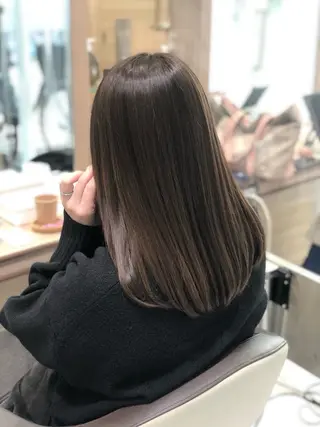 ミディアム カラー 小島 仁美のヘアスタイル