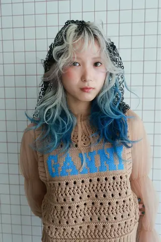 ロング カラー ハイトーン・デザイン 🏆HINOKIのヘアスタイル