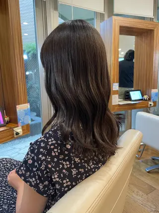 ロング 本多 美羽のヘアスタイル