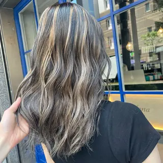 ロング 🫧艶髪/ブリーチ 🐳honami🫧のヘアスタイル