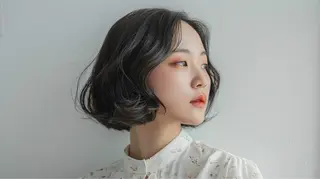ショート NANAMI/海外風 レイヤー/カラーのヘアスタイル