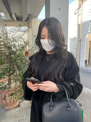 ロング カラー ヘアアレンジ SALOWIN原宿iori店所属・レイヤー🌟艶カラー 🕊まやのヘアスタイル