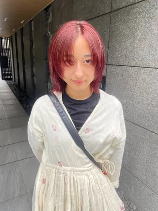 ショート カラー 室谷 侑奈のヘアスタイル