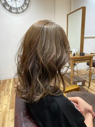 ミディアム YASUHIRO グレージュ/メンズのヘアスタイル