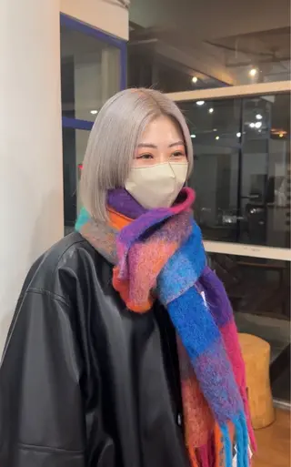 ショート カラー 磯　亜由香 🌷ブリーチのヘアスタイル