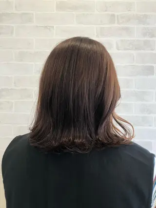 ミディアム 齋藤 智佳のヘアスタイル
