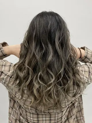 ロング カラー 公式 Ease by amble luxeのヘアスタイル