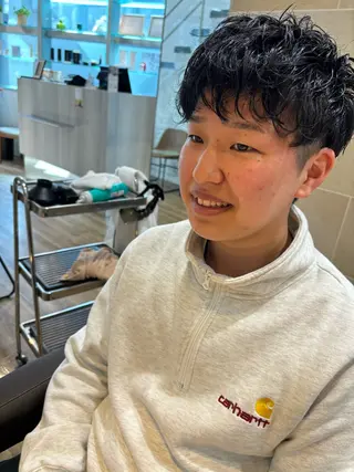 パーマ メンズ 池田理紗/メンズ カット/切りっぱなしのヘアスタイル