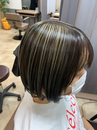 ショート カラー 赤坂 有季のヘアスタイル