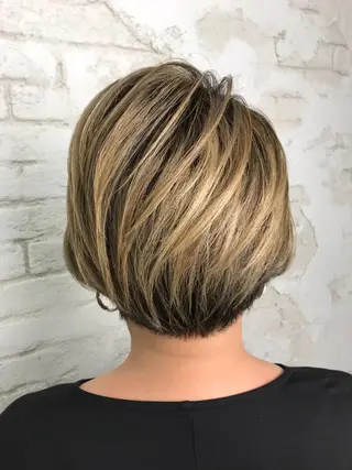 ショート 🌈ハイライトカラー 🌈naokoのヘアスタイル