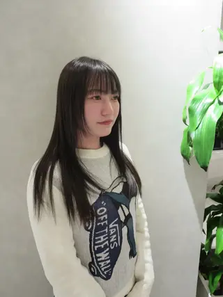 カラー ヒガシ サヨのヘアスタイル