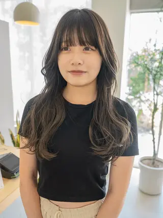 ロング 古畑 愛美のヘアスタイル