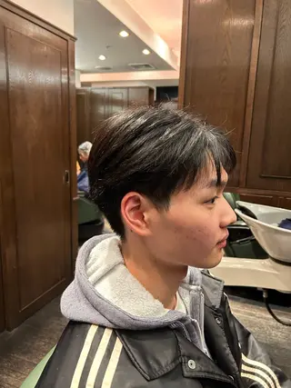 ミディアム マスダ コウのヘアスタイル