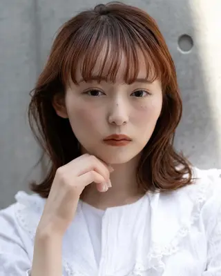 ミディアム カラー 🎀ハイトーン/レイ ヤー/Reina🎀のヘアスタイル