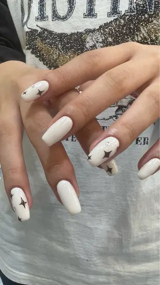 ネイル pool Yuzu🌷のネイルデザイン