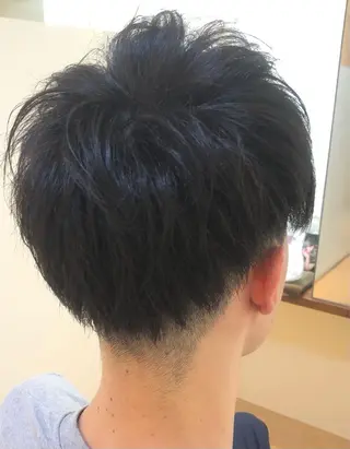 ショート メンズ 山岡 徹也のヘアスタイル