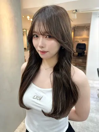 ロング カラー 艶髪レイヤー顔周り グレージュ添田晃基のヘアスタイル