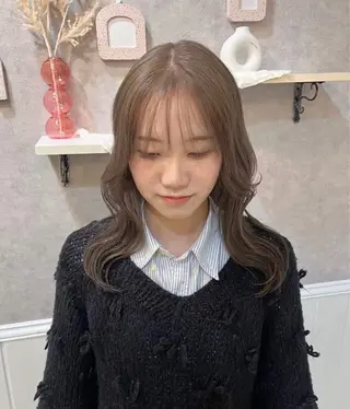 ミディアム SOYONなんば所属・難波/ハイトーン特化 🎀MIU🎀のヘアスタイル