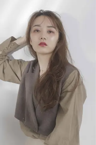 ロング カラー 佃 知南のヘアスタイル