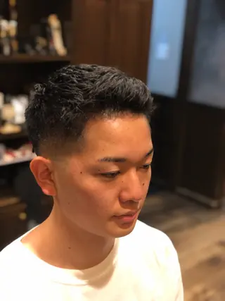 ショート ヒロ銀座所属・横浜 ヒロ銀座　米村克麻のヘアスタイル