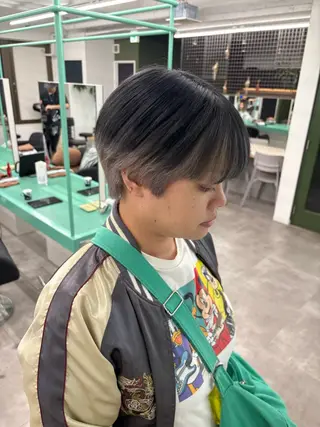 ショート 綾乃／デザインカラー ／ハイトーン／ボブのヘアスタイル