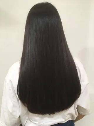 ロング カラー 乳井 悠香のヘアスタイル