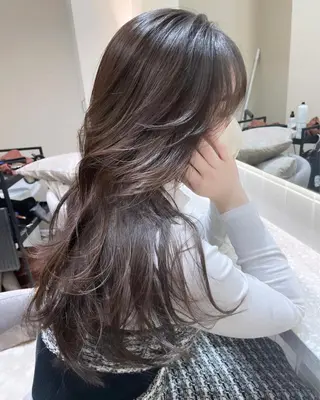 セミロング Ess所属・YUKI / レイヤーカット🤍のヘアスタイル