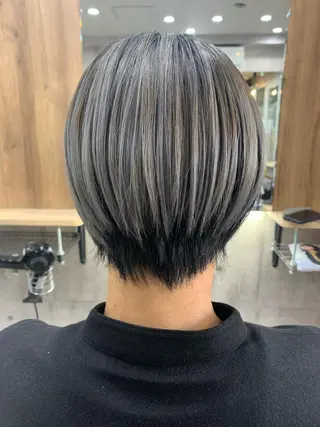 ショート カラー memento 斎藤大覚のヘアスタイル