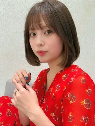 ミディアム 米澤 由衣のヘアスタイル